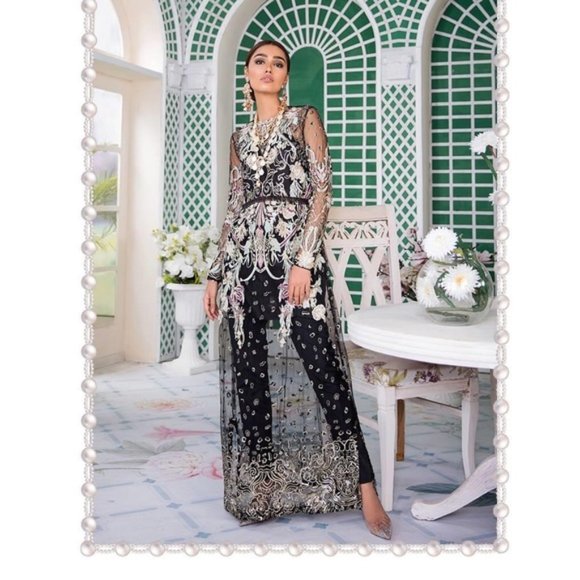 Pakistani luxury designer suit, SUFFUSE - Picture 1 of 6
